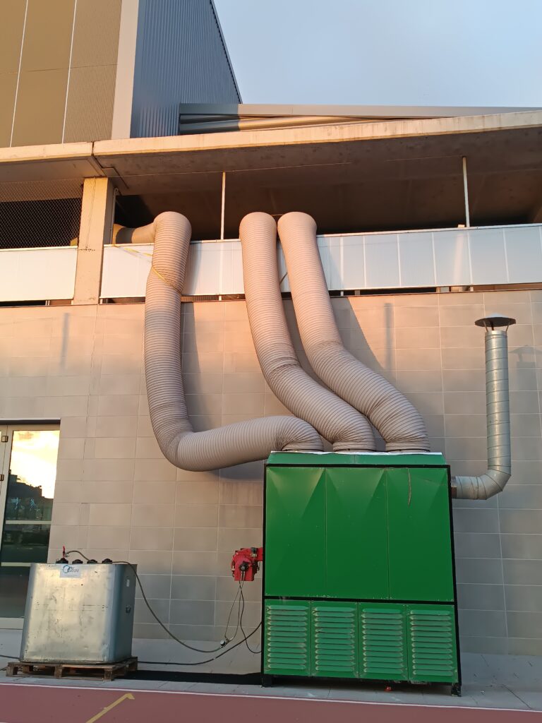 Generador de aire caliente de combustión indirecta 400kW de Clivi en Granada.